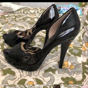Jessica Simpson black patten leather heels